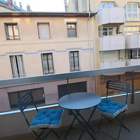 25 M2 Centre-ville Avec Balcon Et Wifi Lejlighed *
